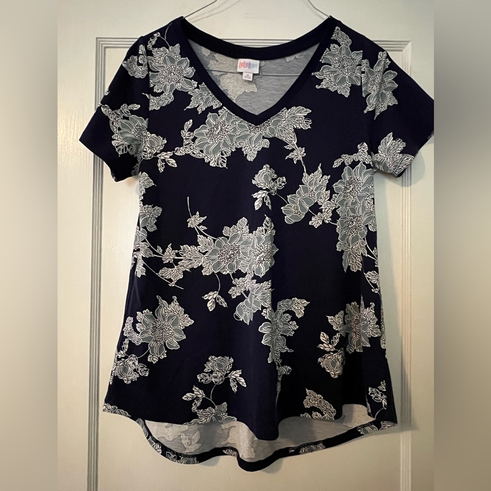 LuLaRoe Christy T Navy and White Floral Stretchy Short Sleeve Top, Never Worn